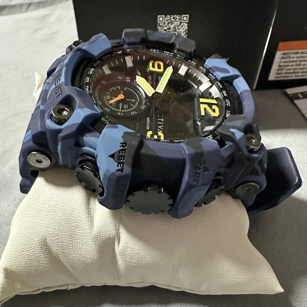 Ativa Blue Camo Sport Watch Analog Digital Water Resistant NWT